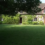 Сasa de vacaciones In Near Forest